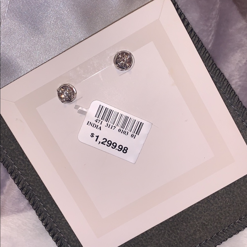 10k white gold diamond earrings